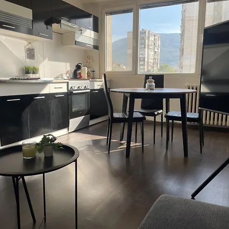 Apartment Cozy Free Parking Wi-fi Netflix Sofia