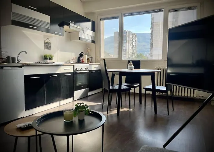 Appartamento Cozy Free Parking Wi-fi Netflix *